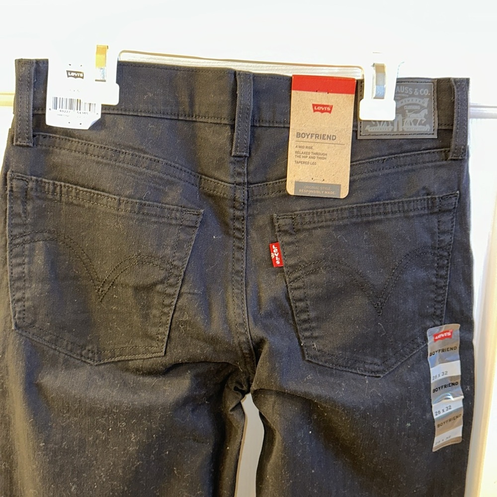 NWT Levi’s boyfriend jeans - Picture 4 of 8
